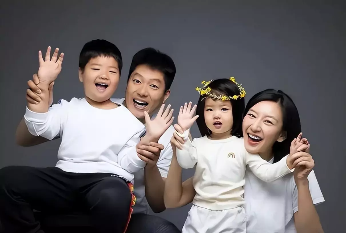凌潇肃和姚晨怎么回事知乎(23)