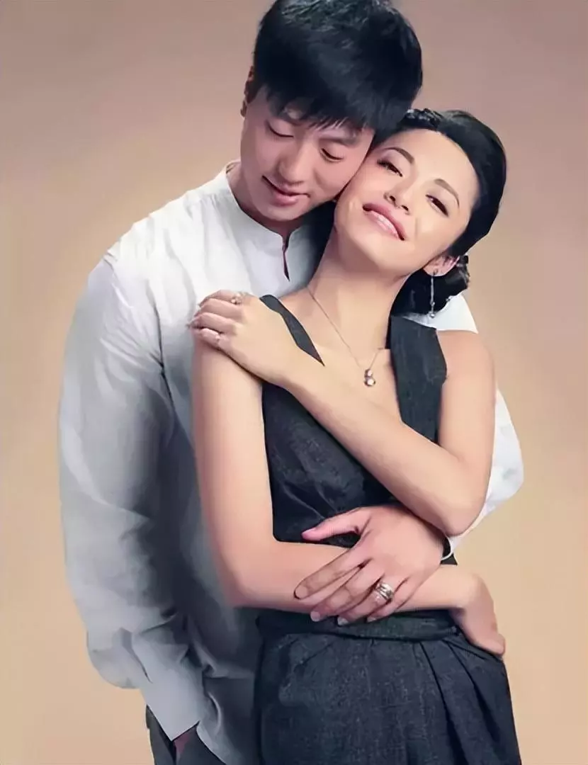 凌潇肃和姚晨怎么回事知乎(9)