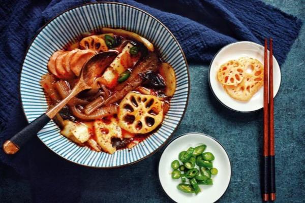 特色美食小吃英语怎么说.