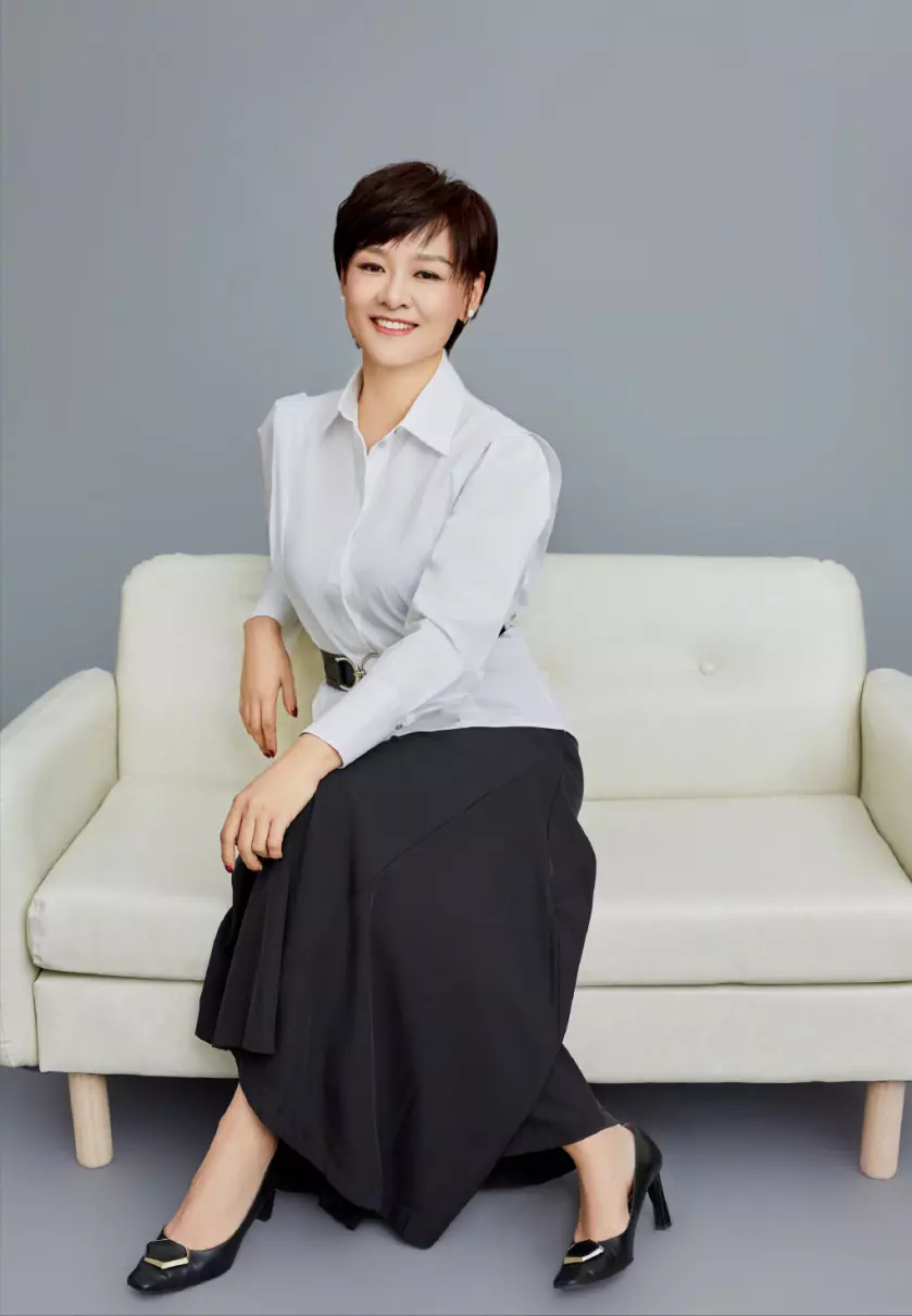 李小萌主持人还在央视吗(15)