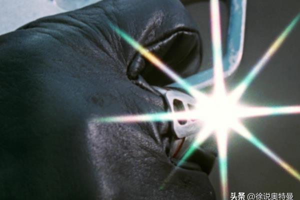 盖亚的变身器是什么样子.