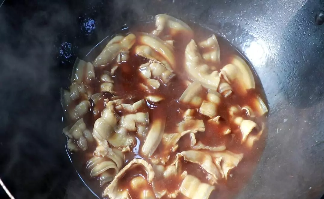 正宗的水煮白肉的做法窍门(7)
