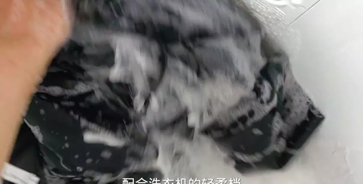 皮衣可以水洗吗 皮衣水洗了会怎么样(2)