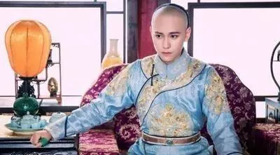 康熙最小的儿子胤秘和乾隆谁大(7)