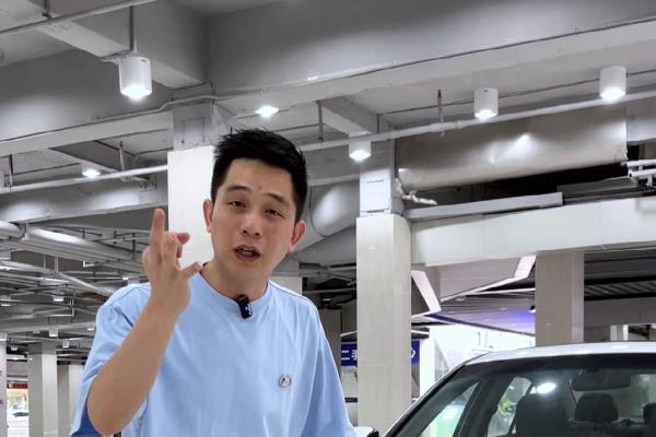 17年9代半雅阁二手车价格.