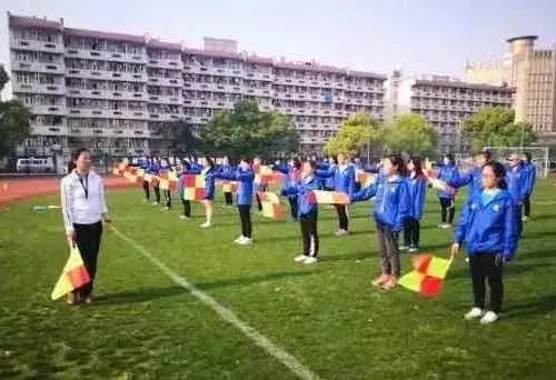 足球裁判证怎么考需要什么条件吗(9)