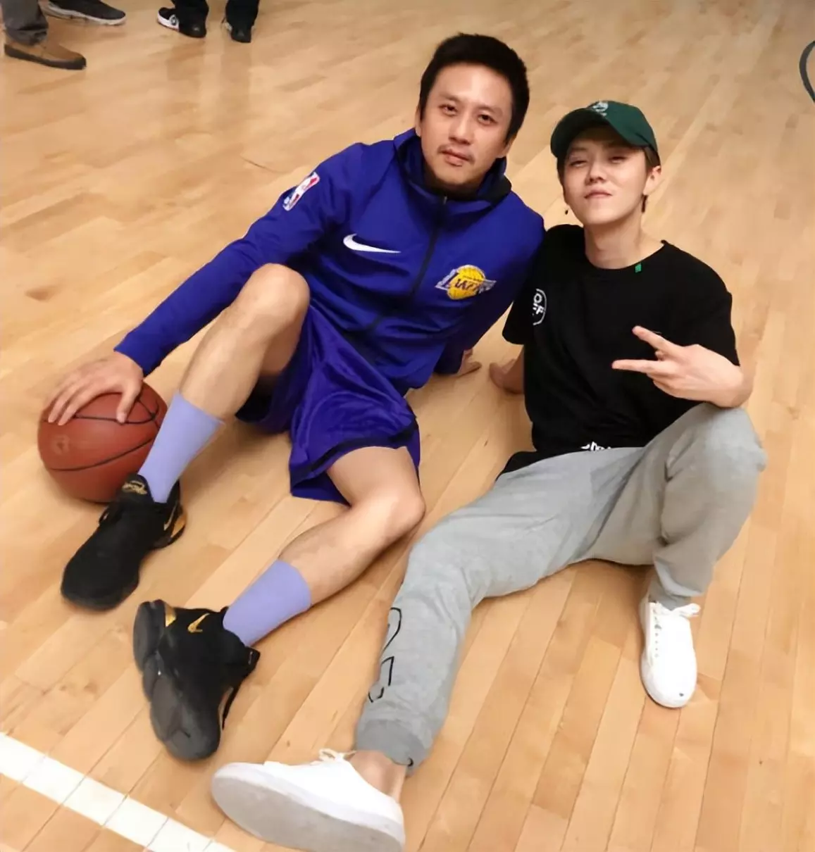 鹿晗抽烟是真的吗(6)