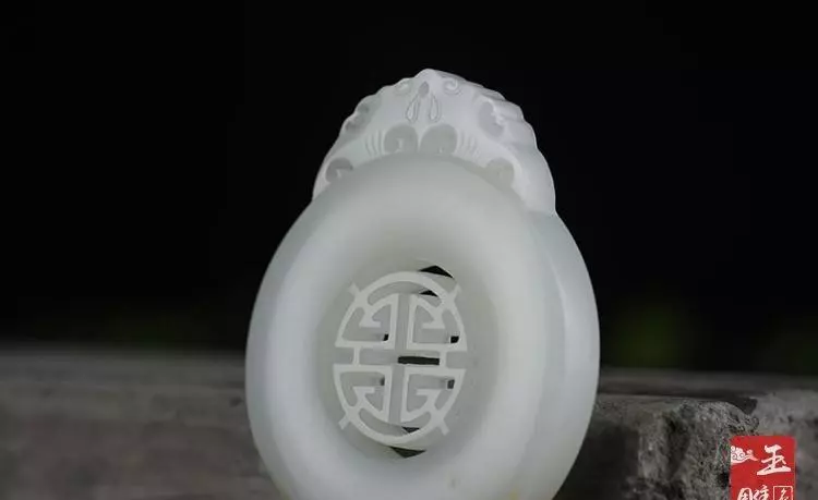 玉石和翡翠有什么区别哪个的价值更高(2)