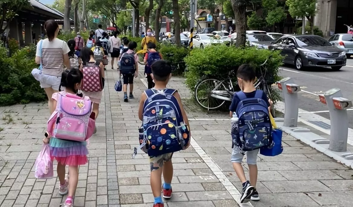 孩子9月2号出生必须晚一年上学吗(1)