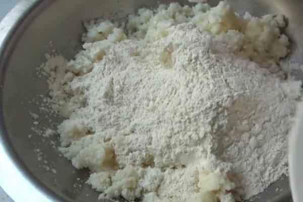 月饼的制作方法和配料家常做法.