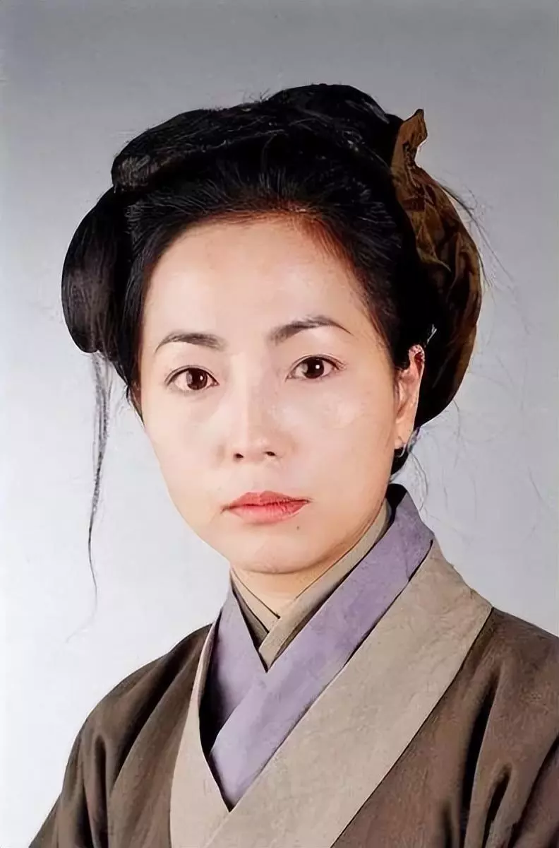 殷十娘的扮演者苑琼丹的介绍(11)