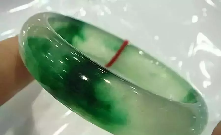 翡翠怎么识别真假的方法(10)