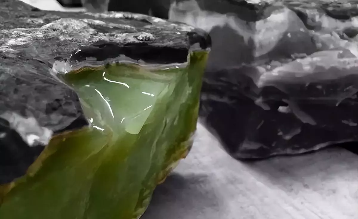松香玉是天然玉石吗(6)
