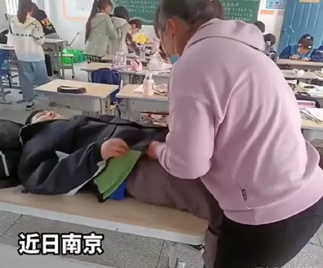 偷偷给12岁的孩子穿纸尿裤(1)