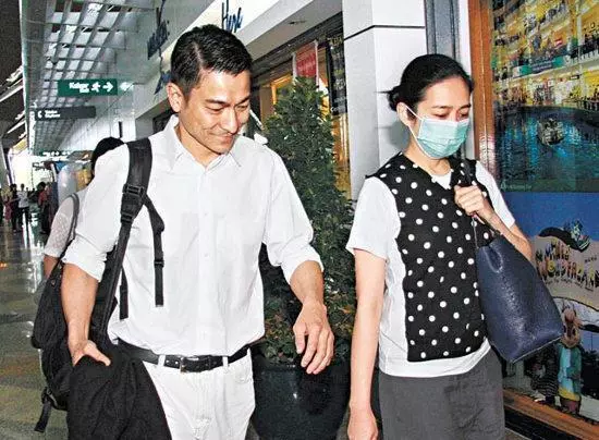朱丽倩父亲什么时候移民过来(18)