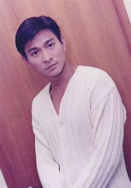 朱丽倩父亲什么时候移民过来(22)