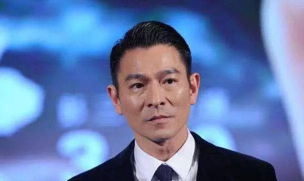 朱丽倩父亲什么时候移民过来(27)