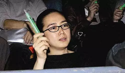 朱丽倩父亲什么时候移民过来(33)