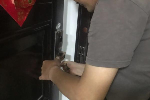 怎么开锁最简单的方法没有钥匙.