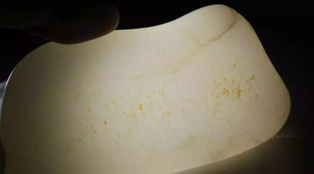墨绿玉石的真假辨别方法(6)