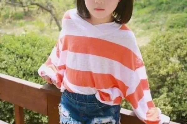 8一12小女孩发型绑扎方法.