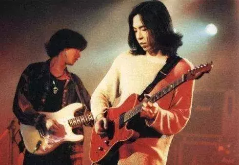 黄贯中是不是亚洲第一吉他手(2)