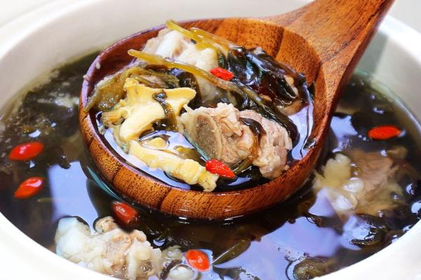 金线莲和灵芝作用与功效.