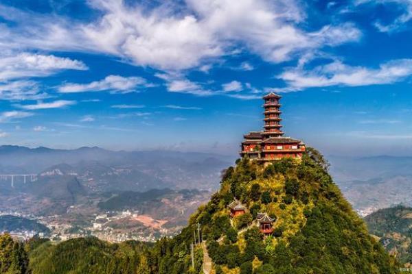 中国凉都六盘水夏天温度.