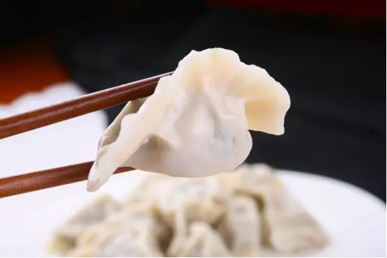 煮冻饺子是冷水下锅还是热水下锅(3)