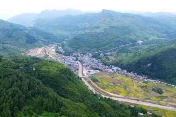 龙山县属于哪个市湖南省龙山县.