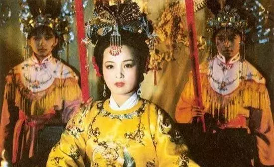 兴儿向尤二姐介绍的贾府众人是怎样的?(3)
