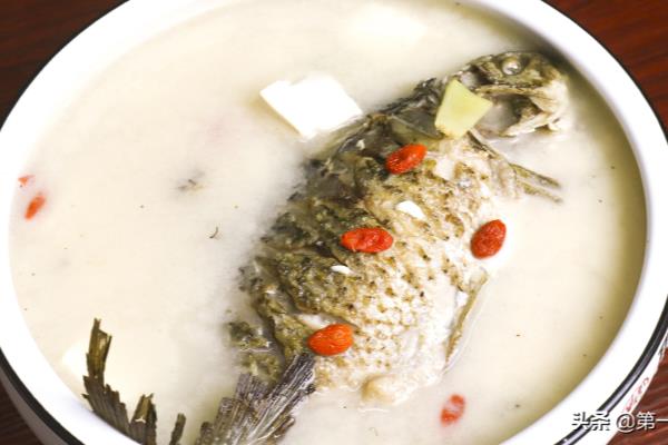 豆腐鱼汤怎样熬得又白又鲜.