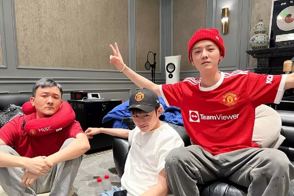 鹿晗家庭背景为什么没人知道(7)