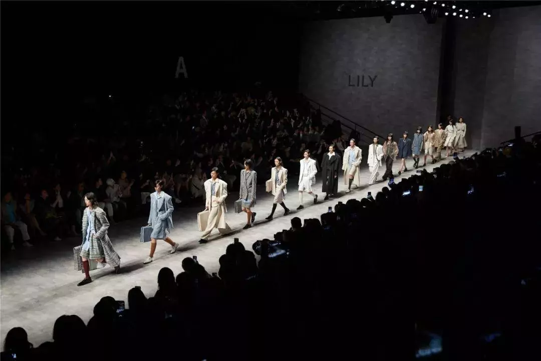 lily和LILY牌子是一样吗(2)