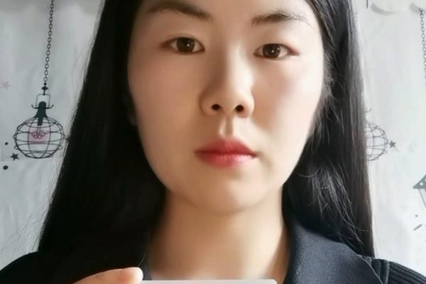 成杰是在镇雄坪上做什么的人.