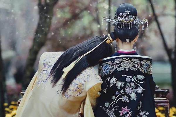 笙歌燕舞夜未央下一句是什么.