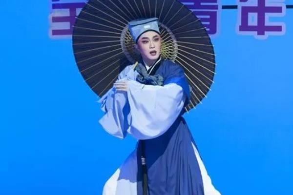 珍珠塔里方卿是个什么样的人.