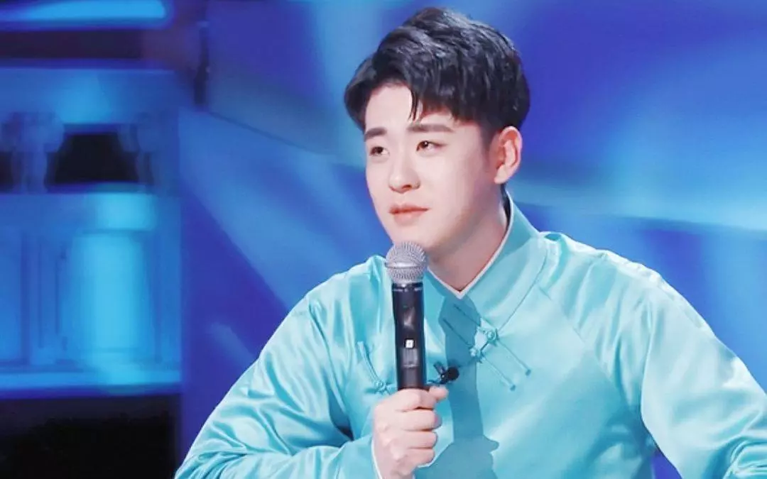 张云雷怎么从南京站摔下去的(22)