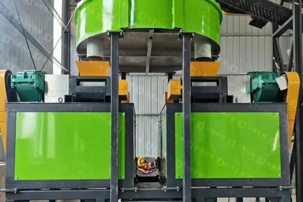 对辊挤压造粒机粘辊的原因.