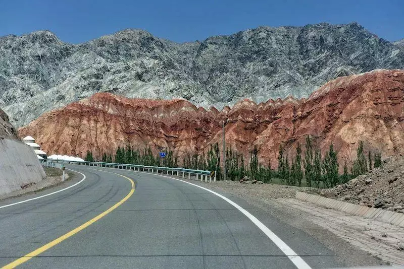 乌恰两山交汇处属于哪个乡镇(15)