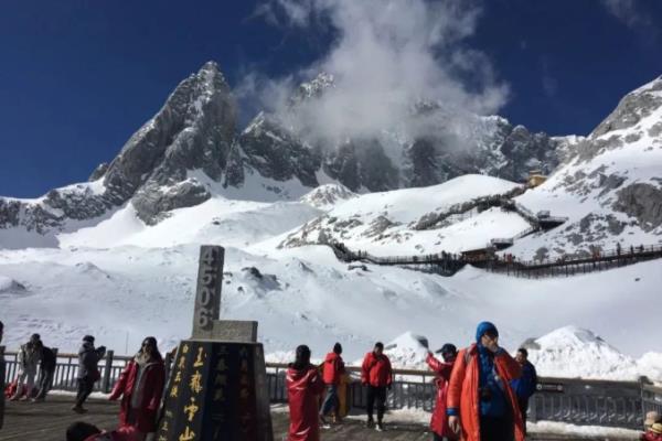 玉龙雪山滑雪场开放时间.