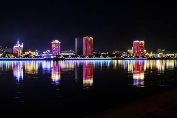 建的偏旁部首叫什么名字.