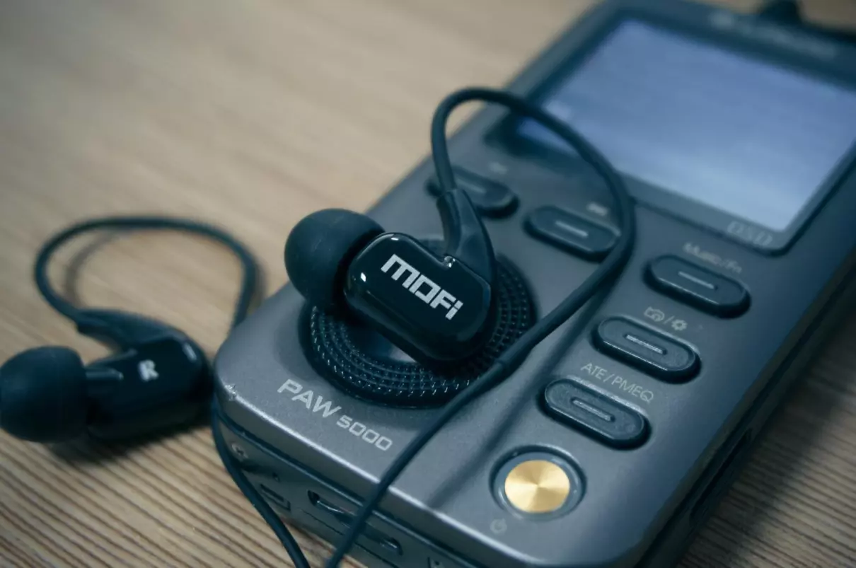 莫凡是什么品牌的衣服(9)