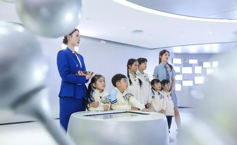 金鹰卡通主持人全部名单(3)