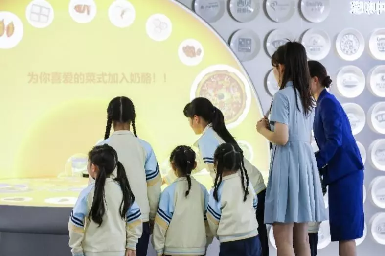 金鹰卡通主持人全部名单(4)