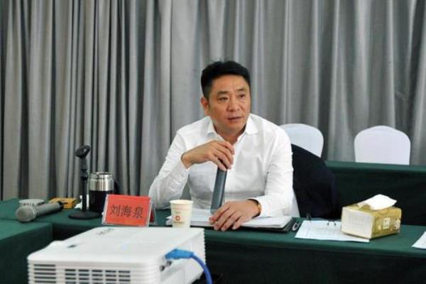 晶宫集团是上市公司吗.