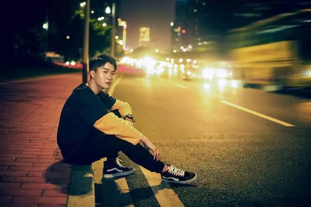 几次真的想让自己醉是什么歌不必在乎我是谁(1)