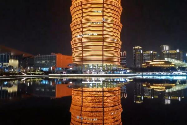 只有文明的市民,才有文明的城市.