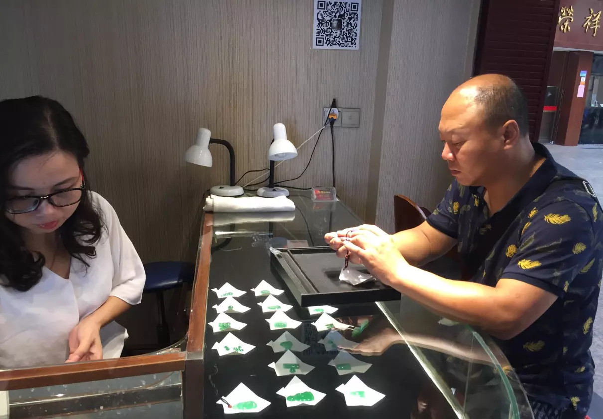 华林寺玉器批发市场玉真的吗(30)