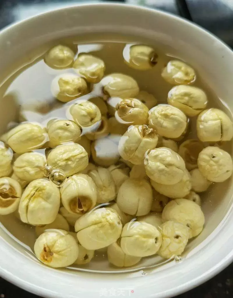 小肠灌莲子汤加什么一起炖(3)
